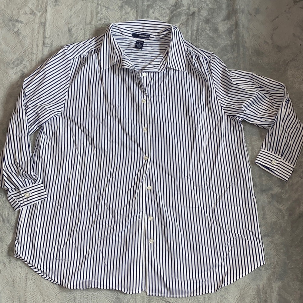 Denim 27/7 size 1x button up top